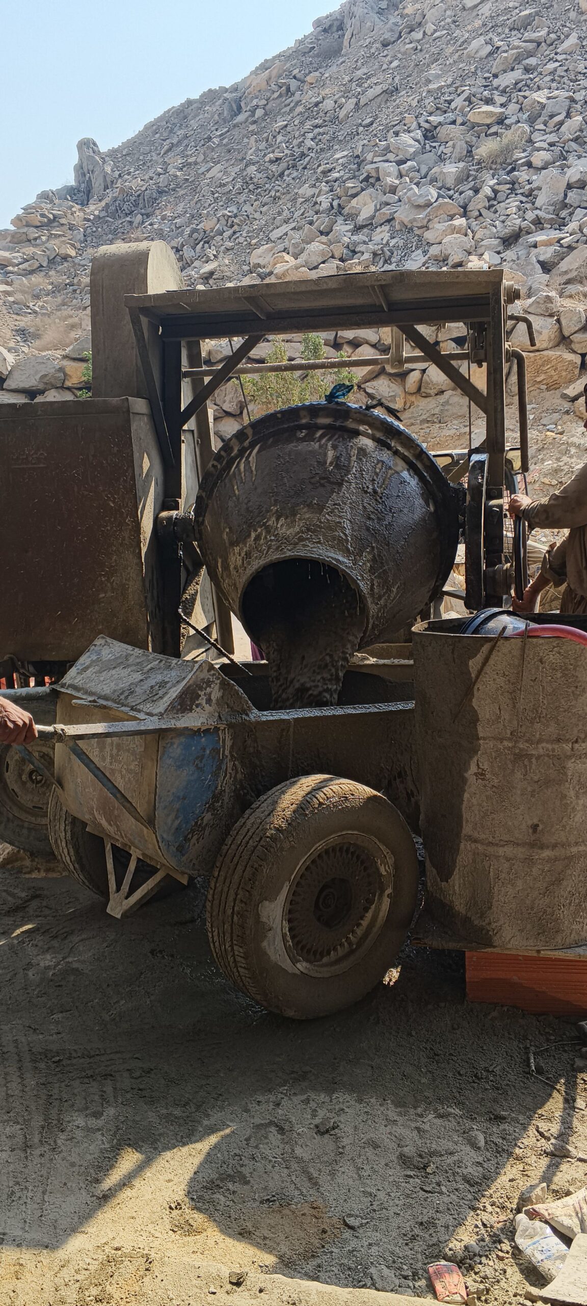 اسمنت خلاط يدوي للايجار يوميا صبا عرزيا عمارا عرزي