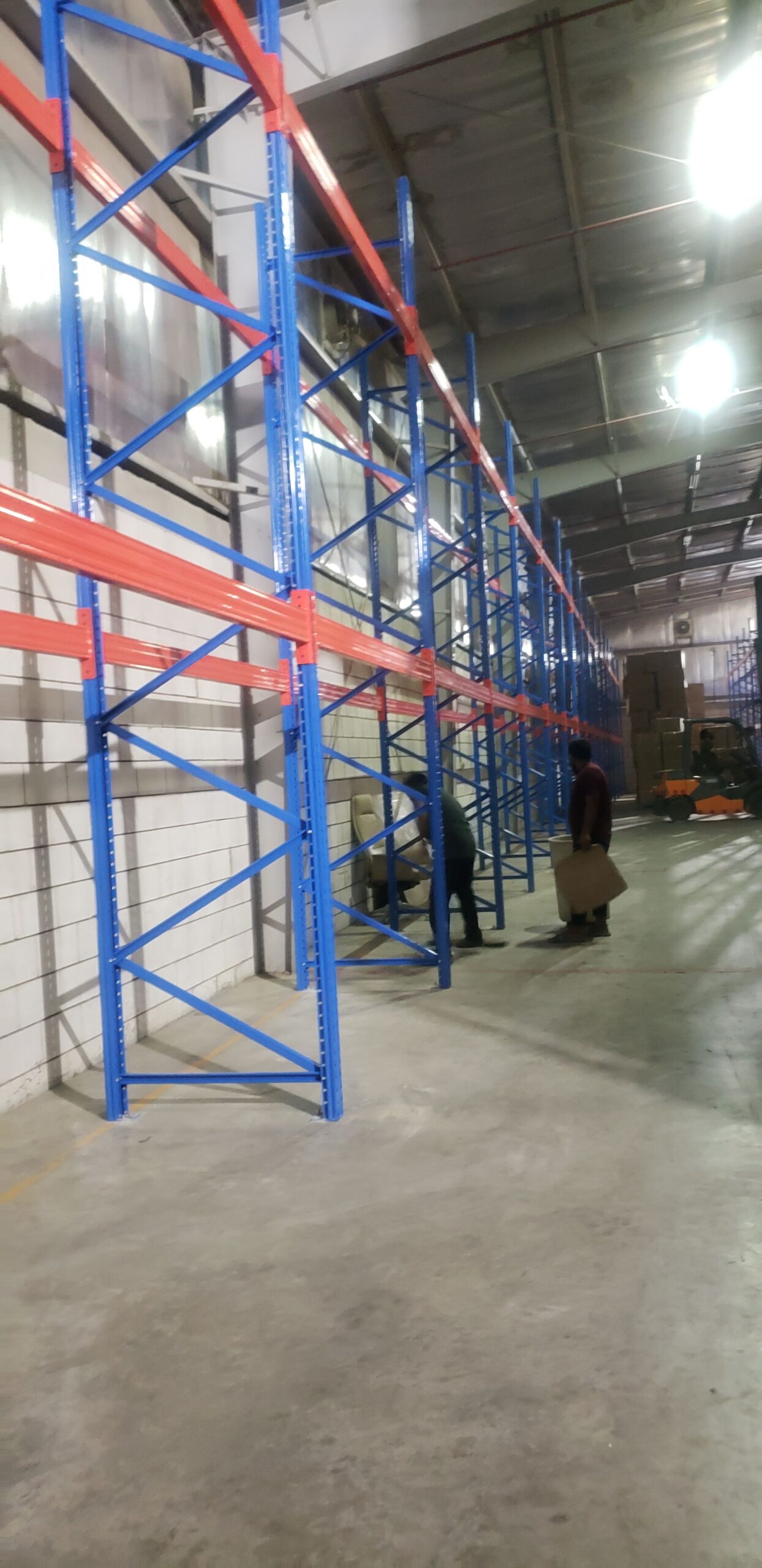 رفوف سوبر ماركت، رفوف تخزين مستودعات، وفقاً للمقاي