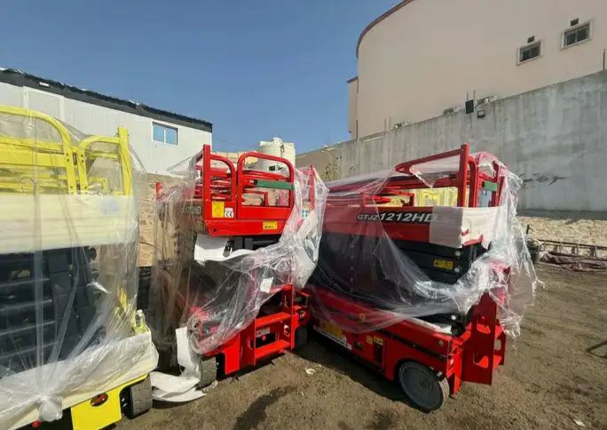 Scissor lift 10meter 16meters for rental In Jeddah