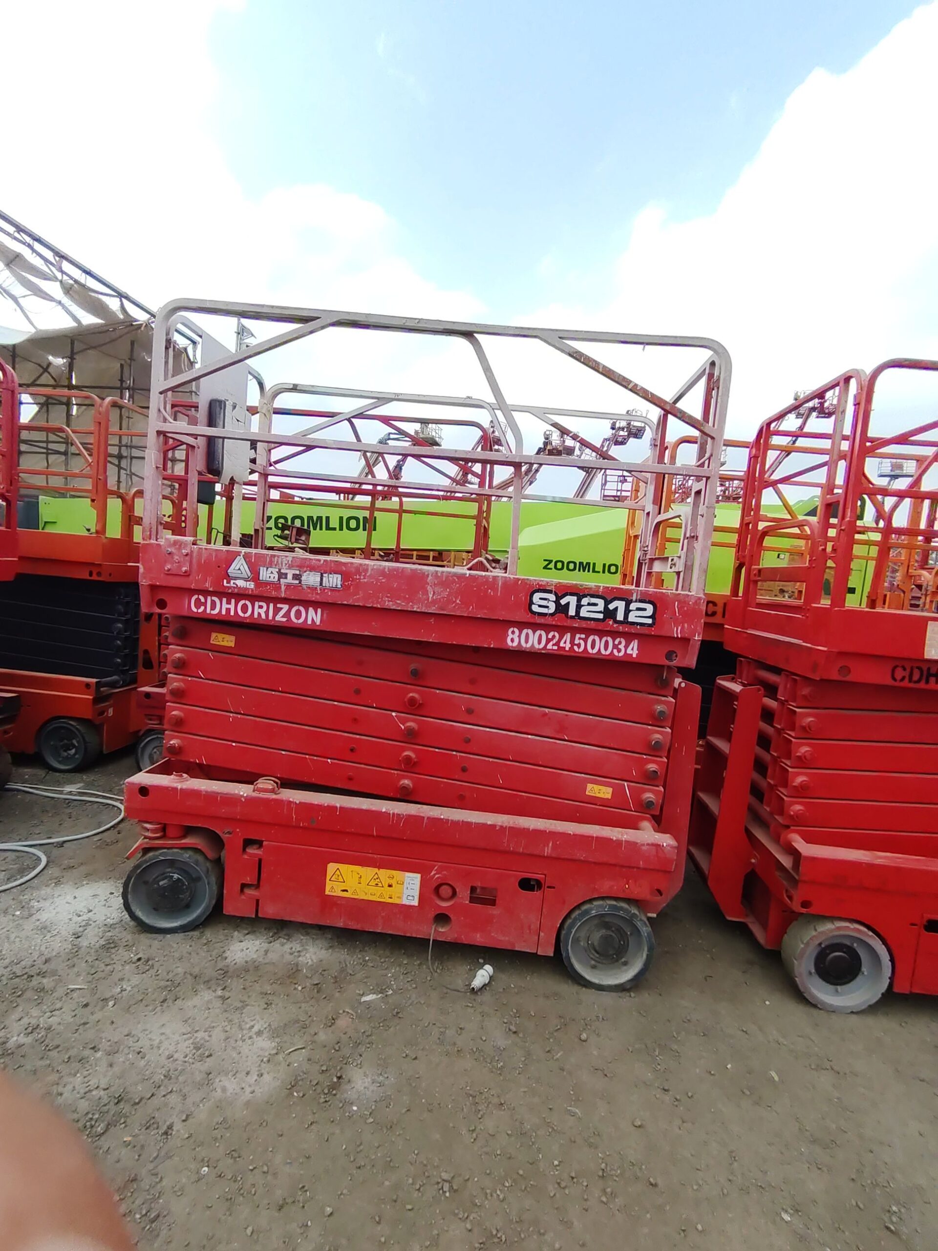 رافعه مقصيه 10متر 12متر 14متر 16متر كهرباء للايجار