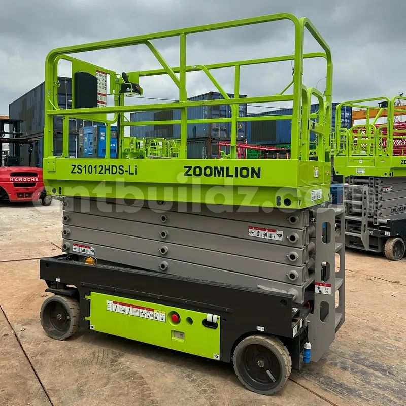 Scissor lift 8meters 10meters for rental In Jeddah