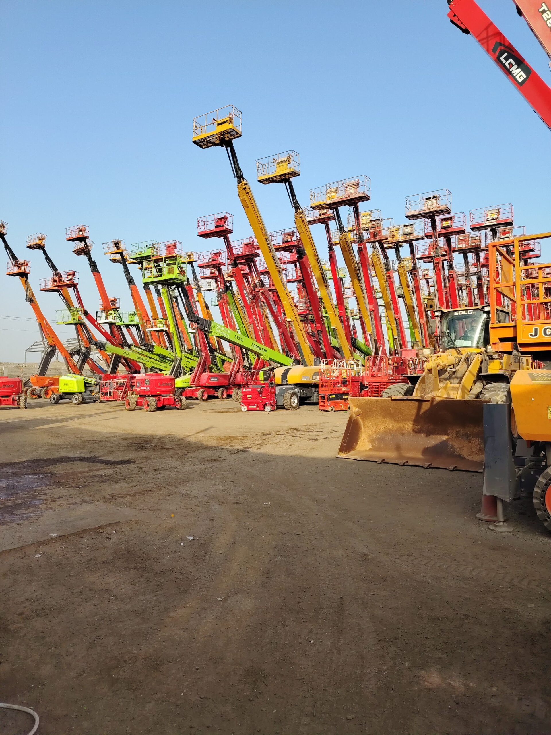 مان لفت 14متر ومان لفت 28متر وسيزر لفت 12متر للايج