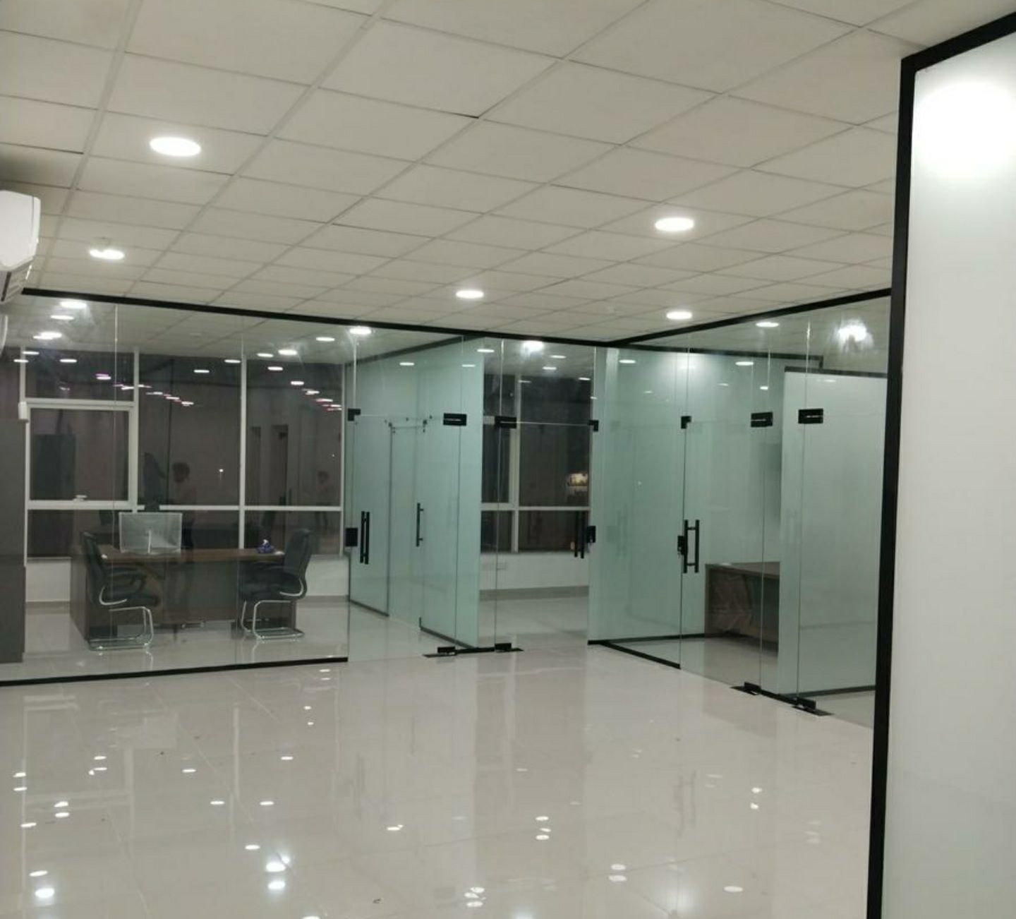 توريد وتركيب زجاج سكريت الشرقيه