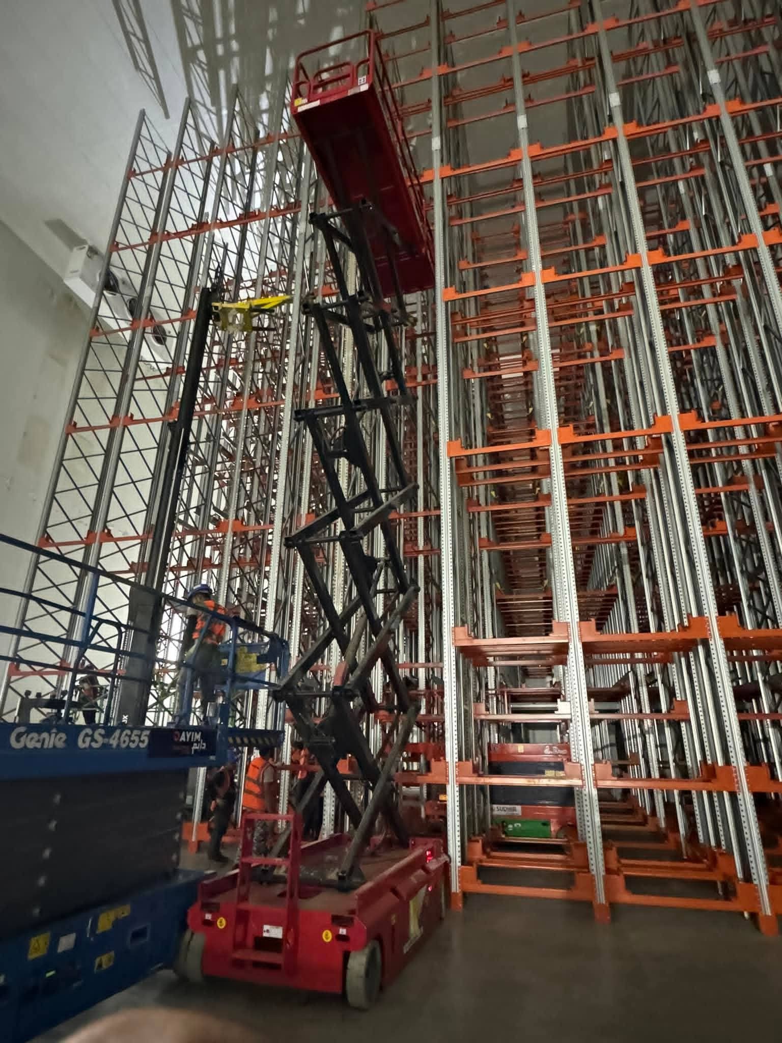 سيزر لفت 8متر للإيجار في جدة – و الدمام- و الرياض