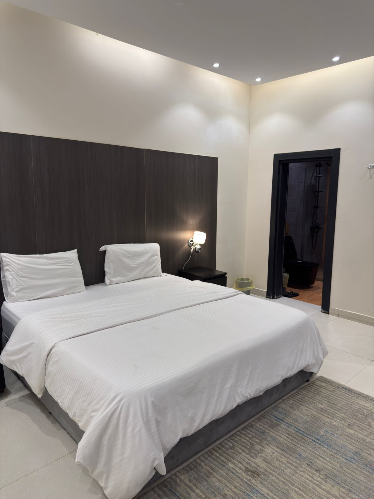 شاليه لور للايجار اليومي تتكون من قسمين جديده المو