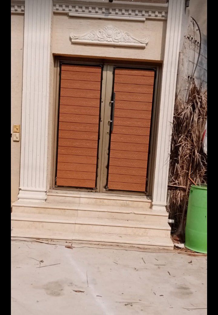 حدادمضلات وسواتر ودهانات الابواب الحديد والخشب وتر