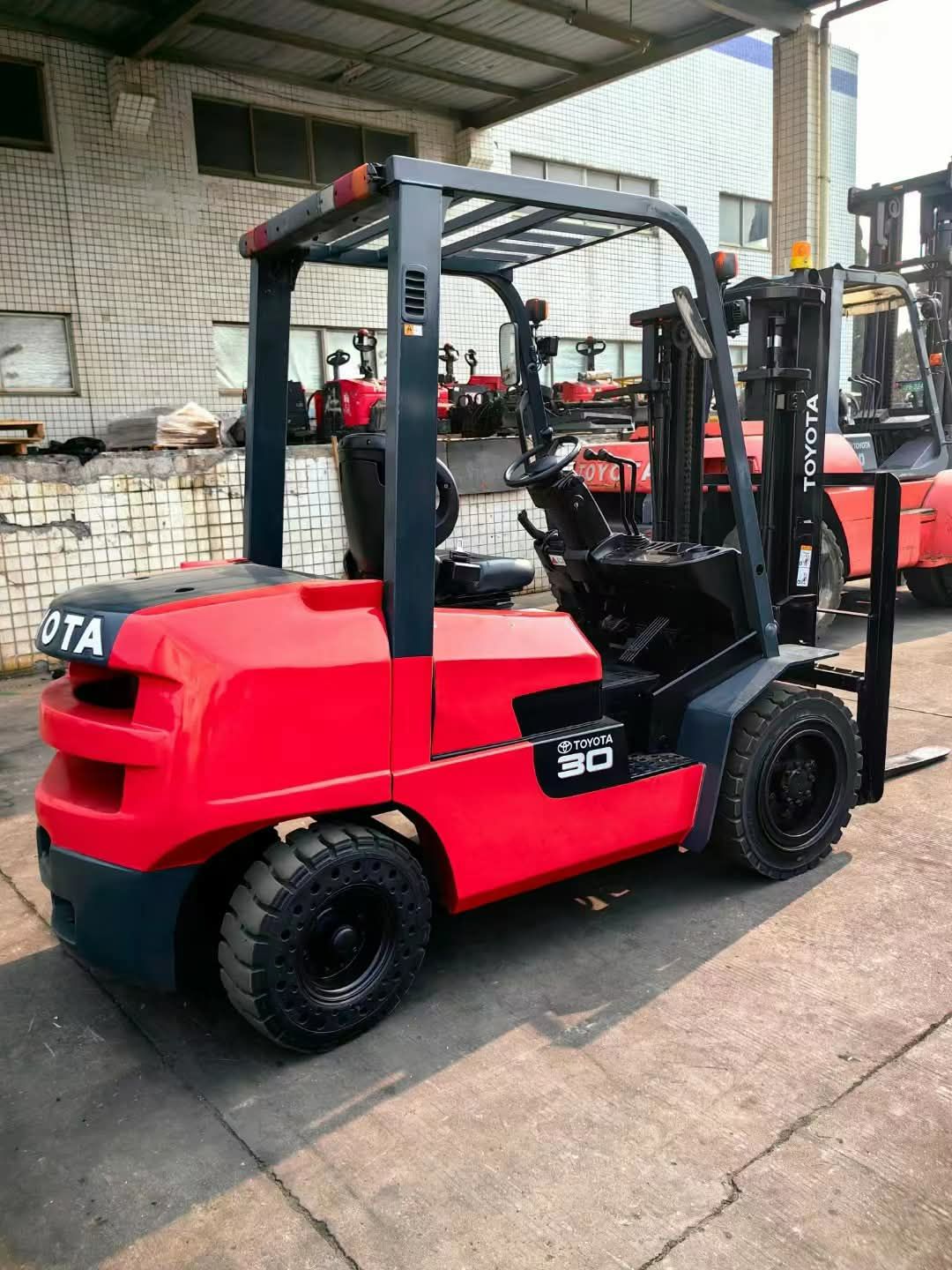 رافعة شوكية اللايجار فوركلفت اللايجار يومي شهري سن