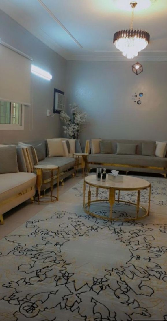 كنب مجلس مودرن ذهبي