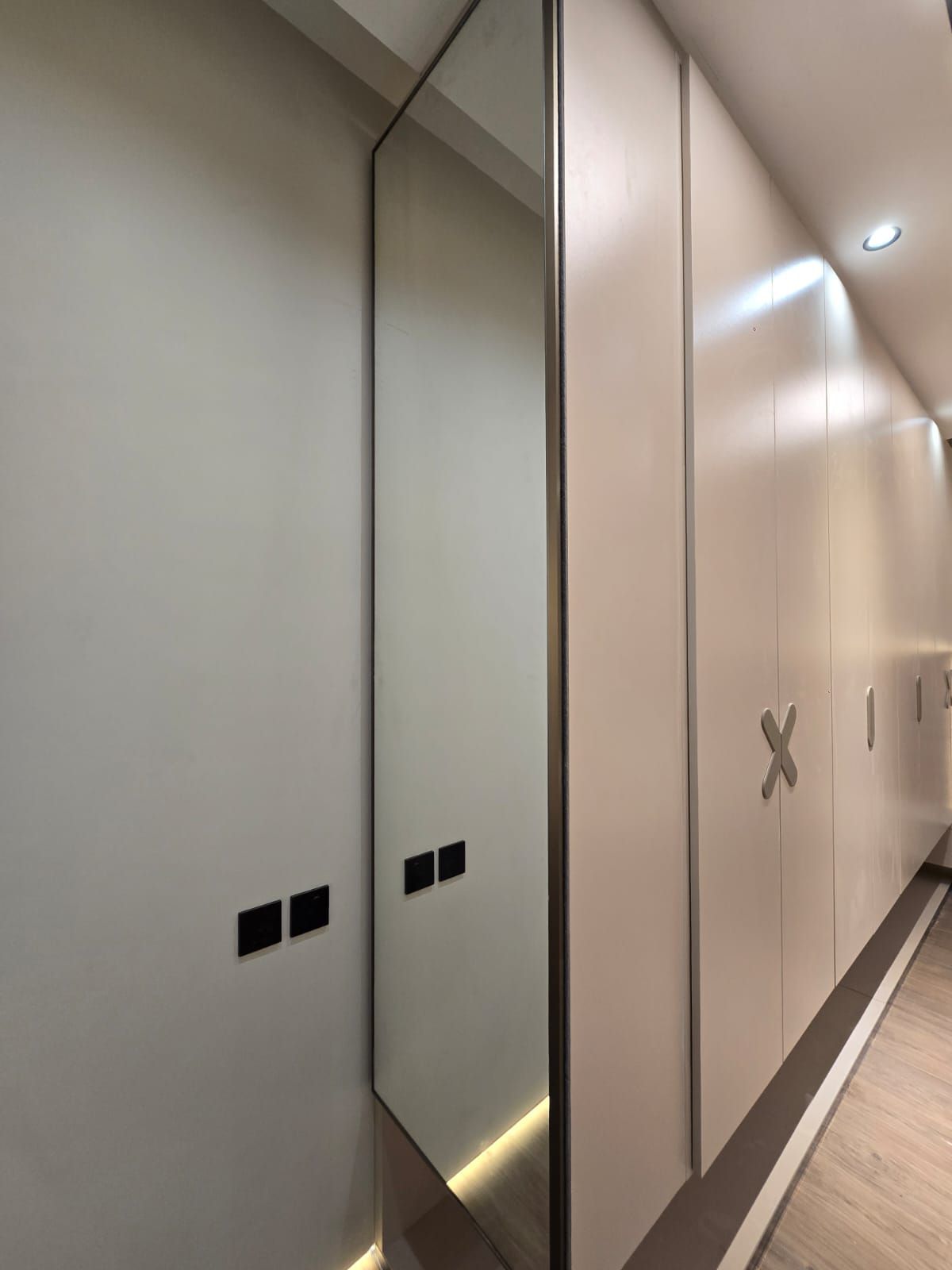 تفصيل غرف نوم وخزائن وديكورات ومجالس 0510102274