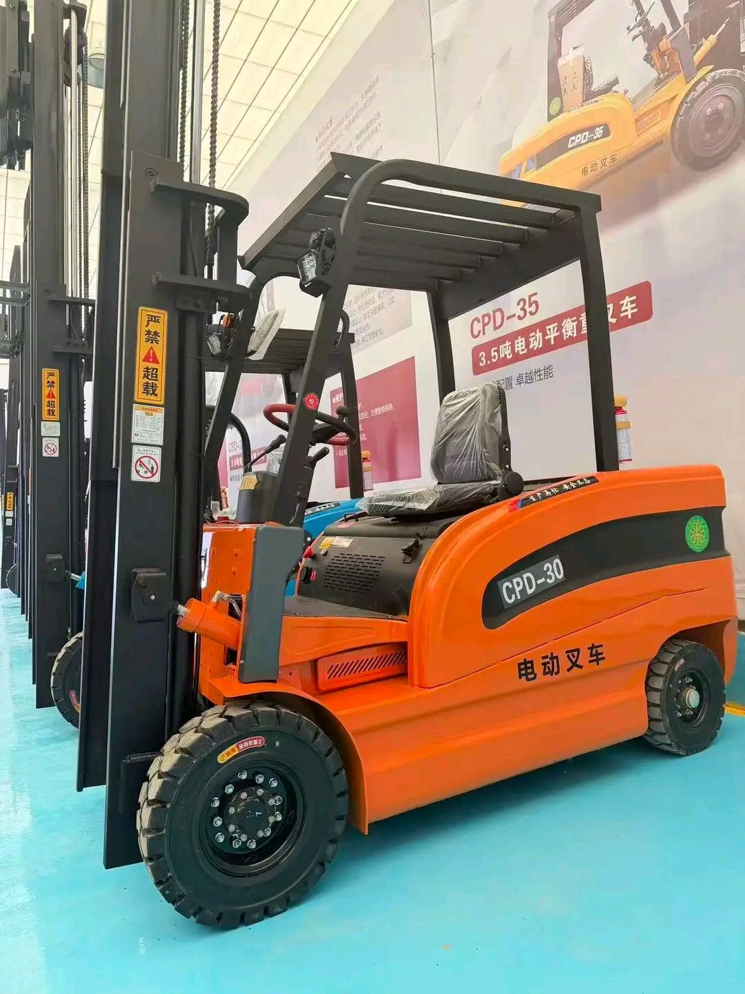 سيزر لفت ومان لفت وكرينات ورافعات شوكية وتيلهندلر