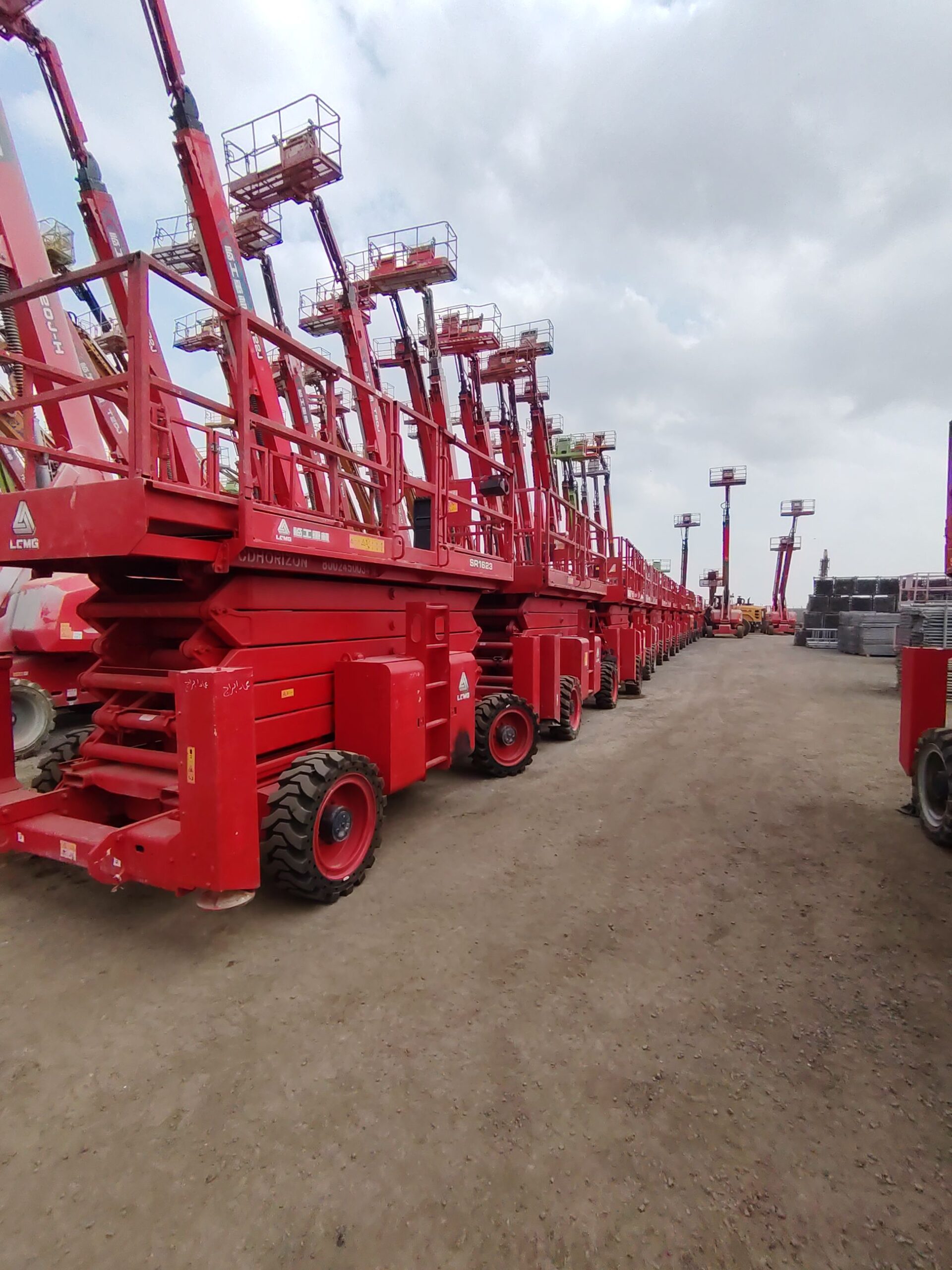 سيزر لفت 16متر 18متر ديزل للايجار جده