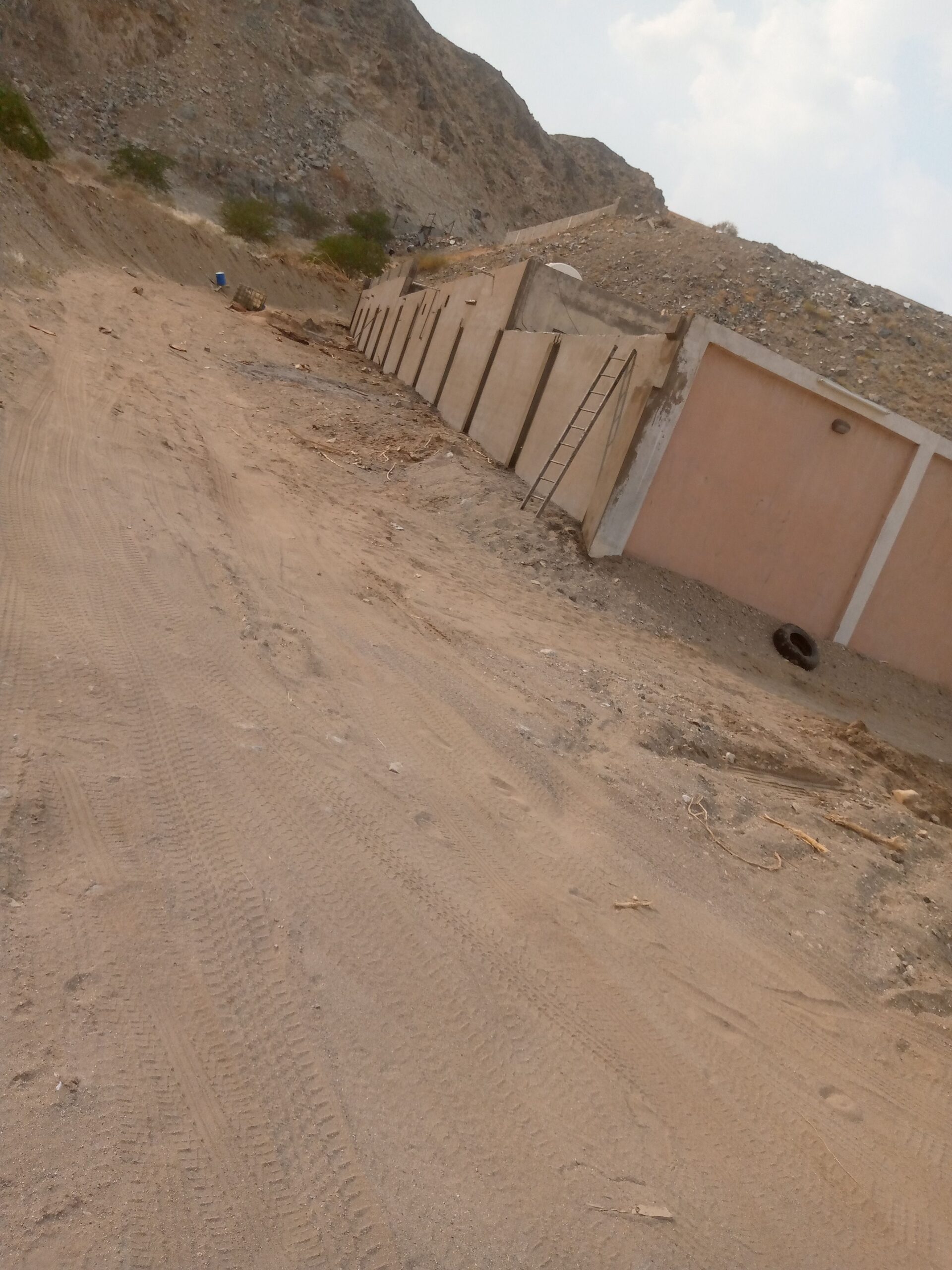 ابو عبده مليس فني اتصل. نصل ولك ما يبيض وجهك 05756