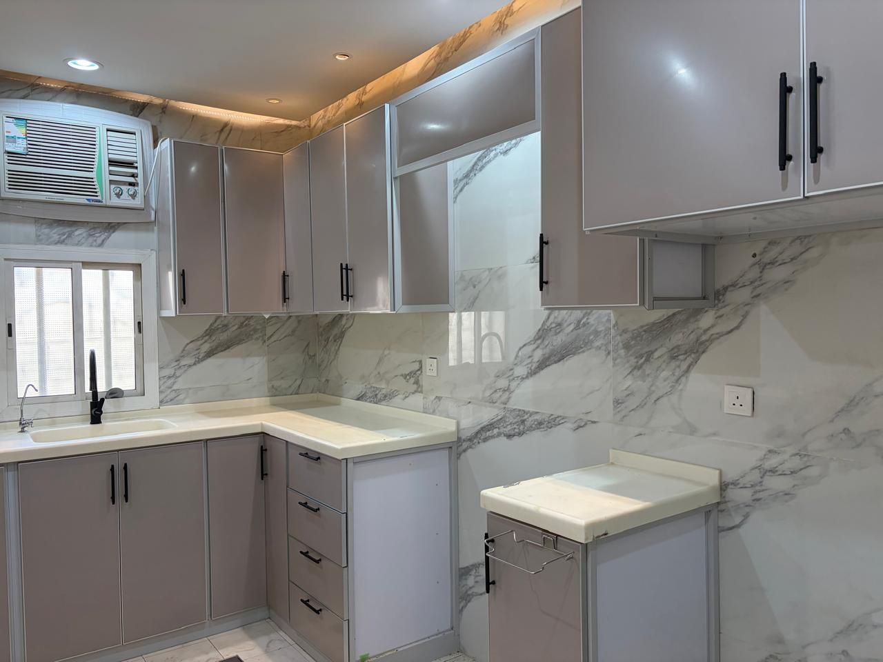 بيع وشراء الاثاث المستعمل بجده