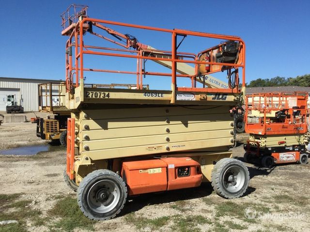 رافعات مقصية للأيجار سيزرلفت للأيجار في الدمام