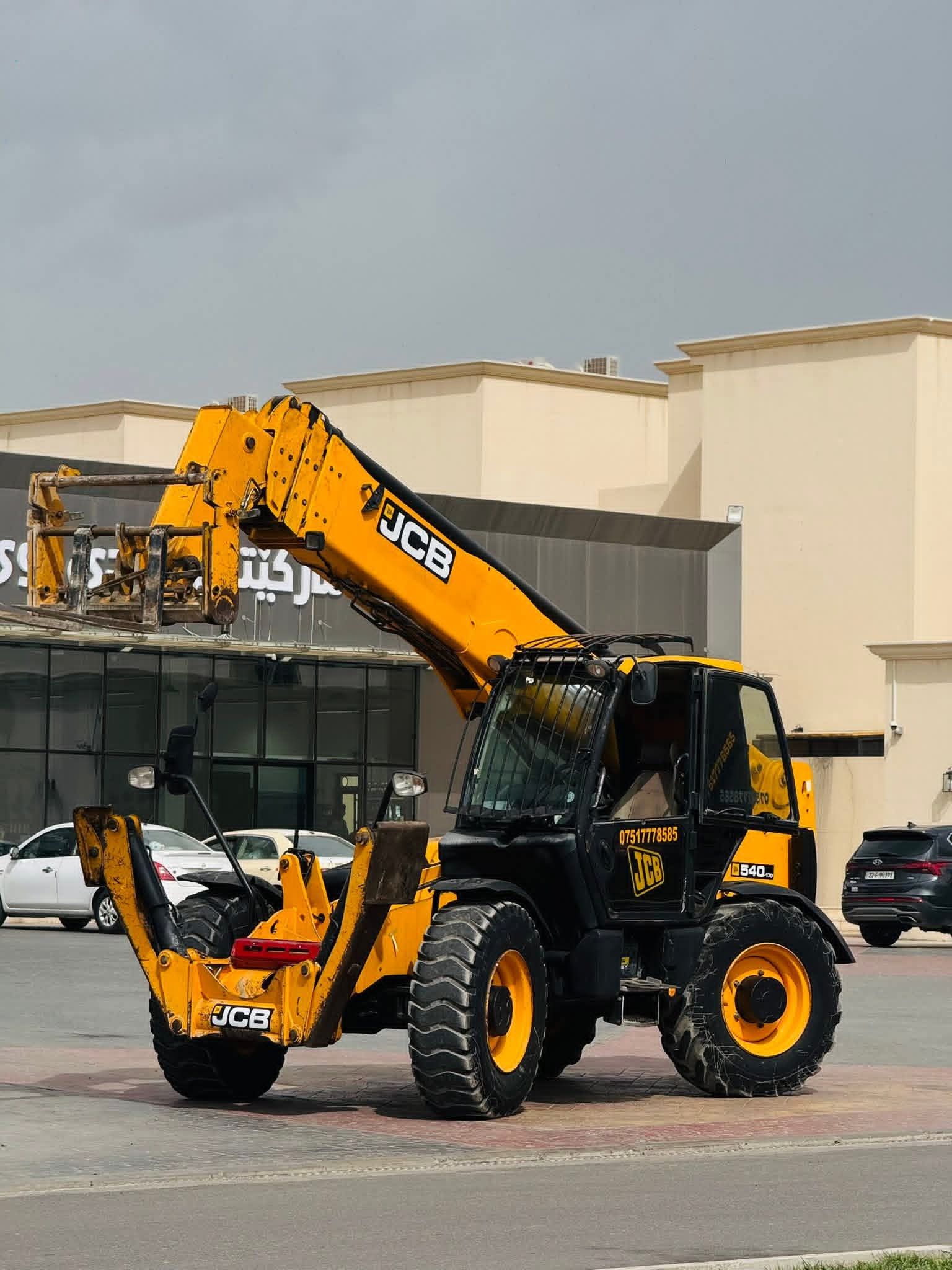 جي سي بي تليهندر للإيجار في جدة الدمام الرياض