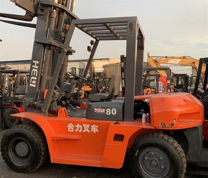 رافعه شوكيه جي سي بي للايجار سيزر لفت للايجار