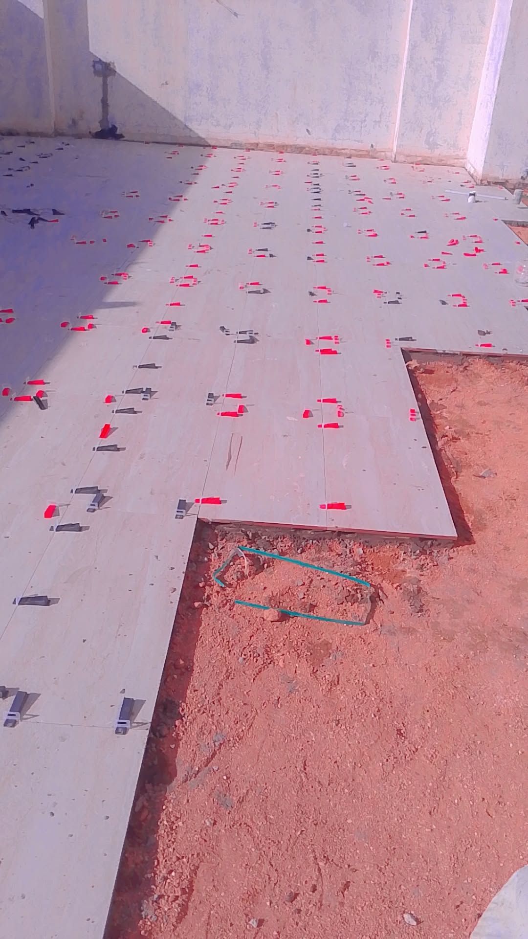 معلم بلاط سیرامیک بناء لیاسۃ تکسیر ترمیمات حمامات