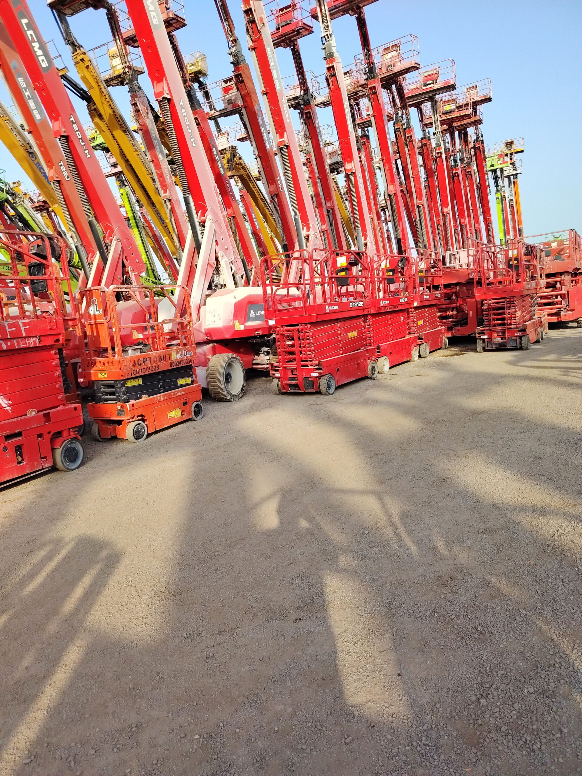 سيزر لفت ومان لفت ورافعات شوكيه وجي سي بي وبوم ترا