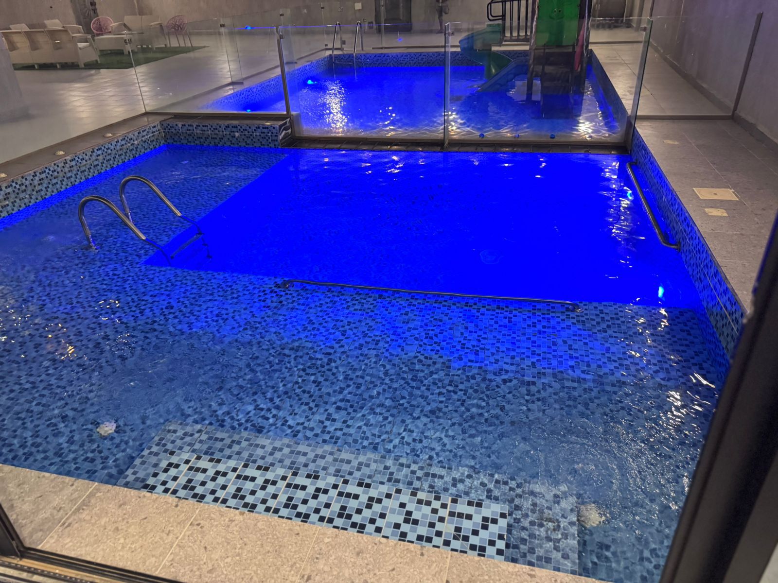 شاليه لور للايجار اليومي تتكون من قسمين جديده