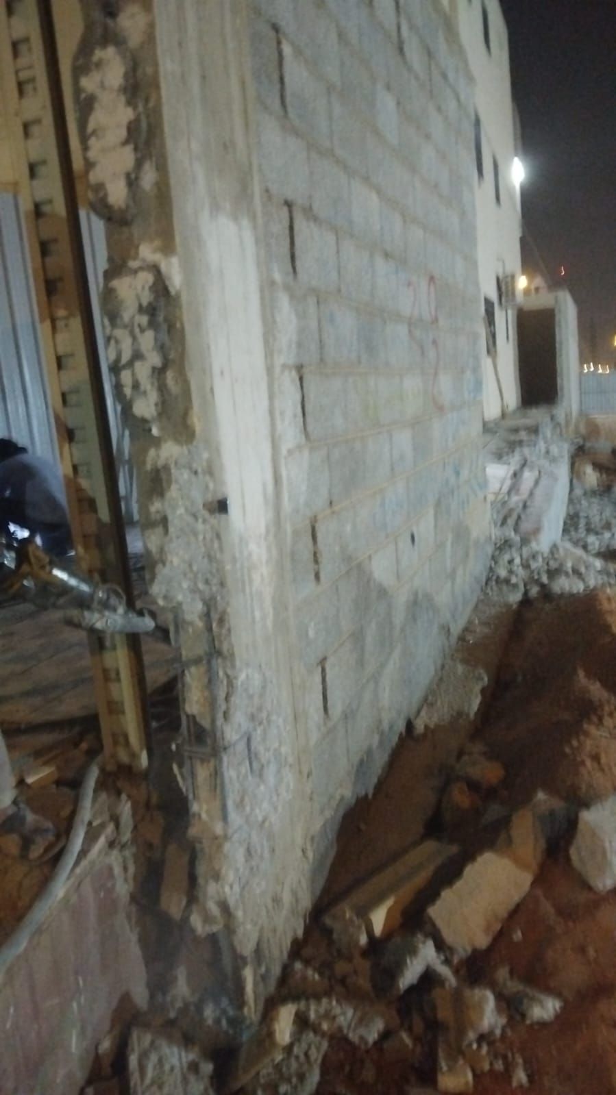 معلم الباكستاني شغل كمبريسر تكسيرجدران حفر قواعد خ