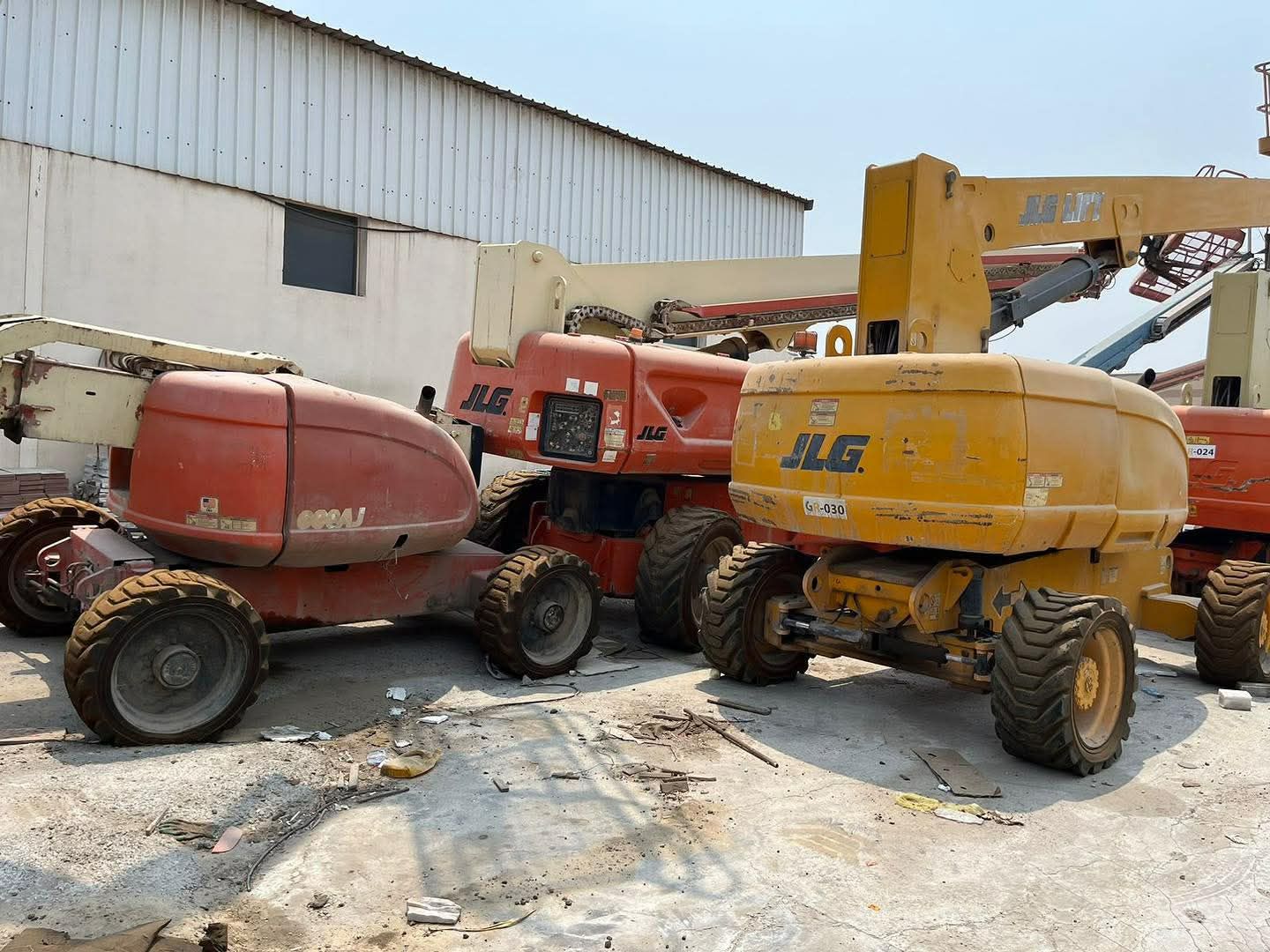 سيزر لفت للإيجار مان لفت للإيجار فوركلفت للايجار