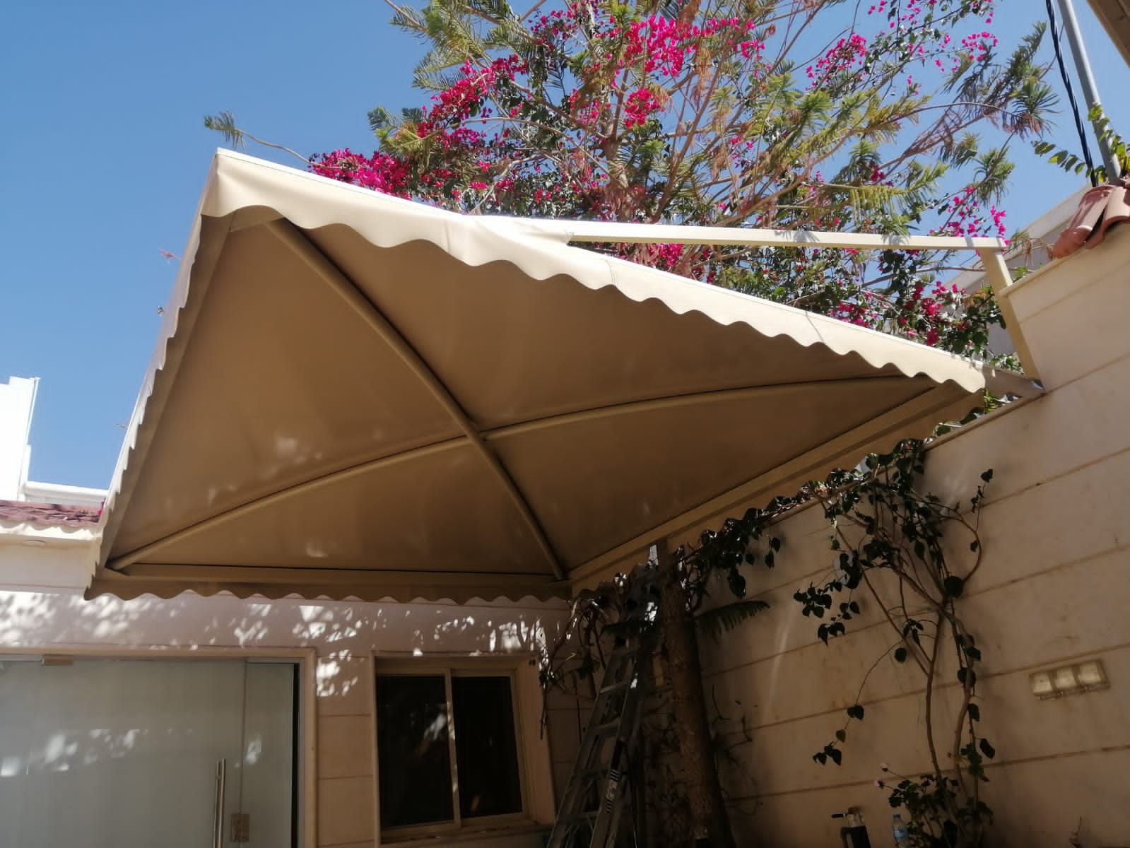 حداد مظلات سواتر سندويش بنل