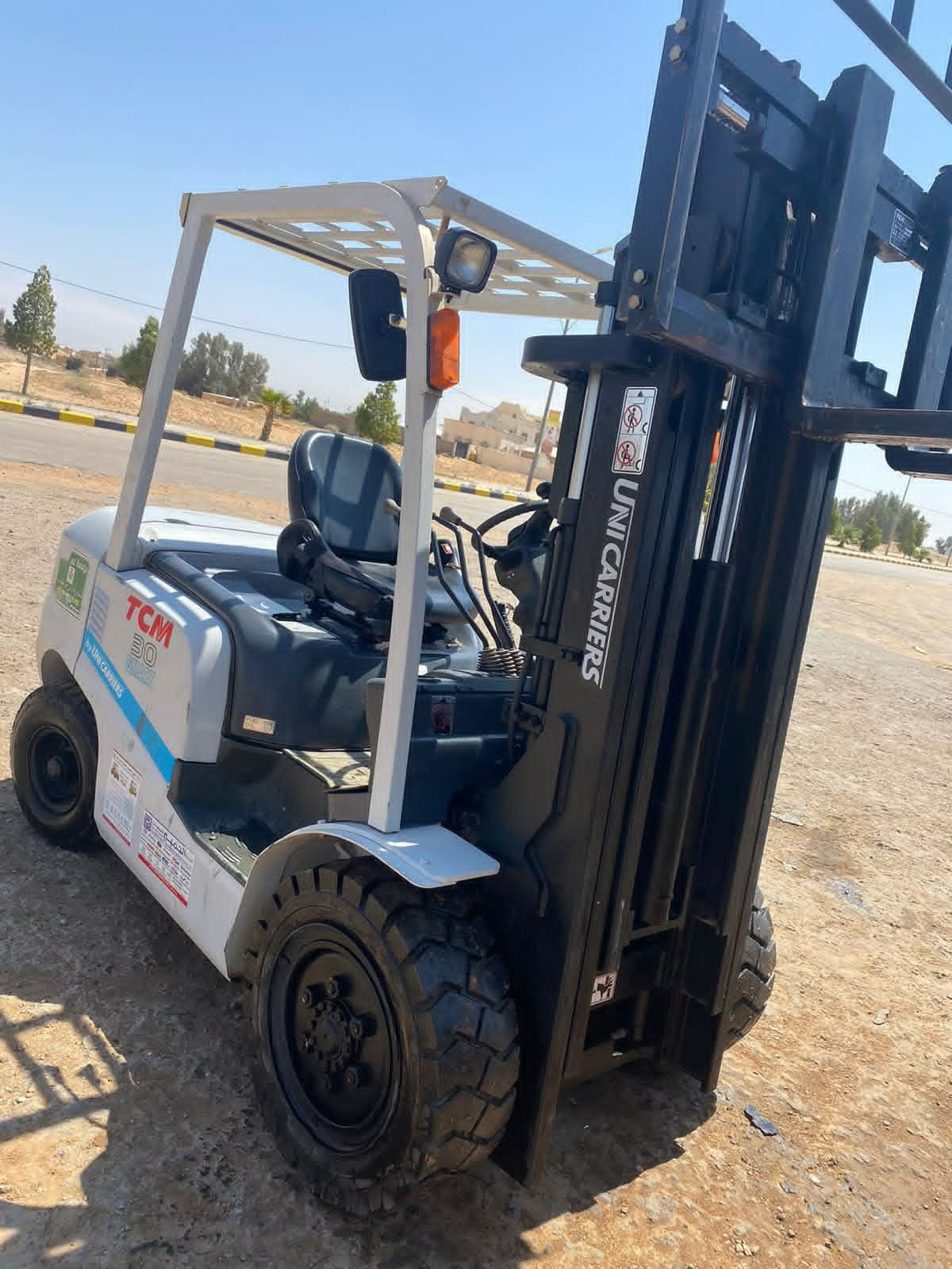 سيزر لفت و مان لفت فوركلفت للايجار في الدمام الريا