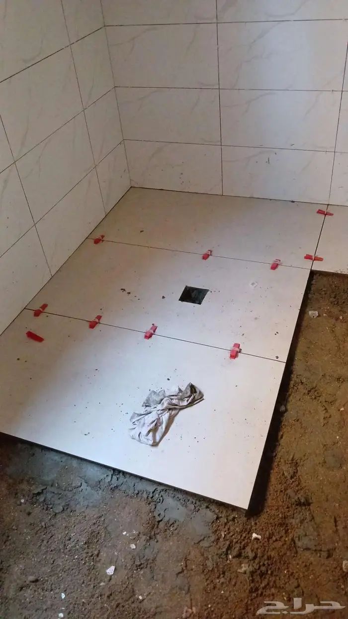 مبلط بلاط سراميك وتركيب بناء اليسه تكسير وترميم مق