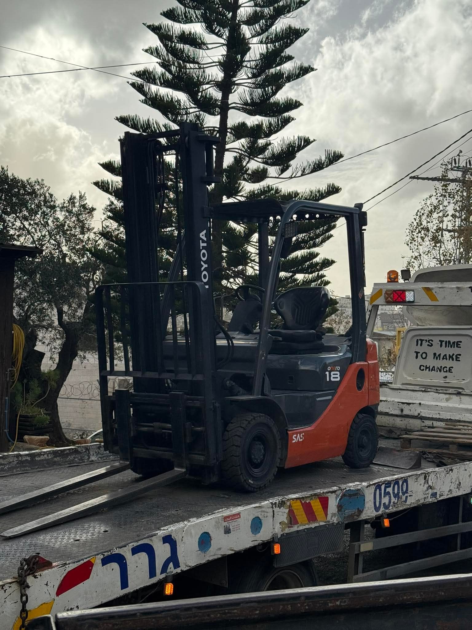 سيزر لفت مان لفت فوركلفت للإيجار في الدمام الرياض