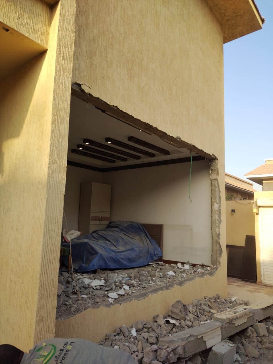 معلم الباكستاني شغل كمبريسر تكسيرجدران حفر قواعد خ