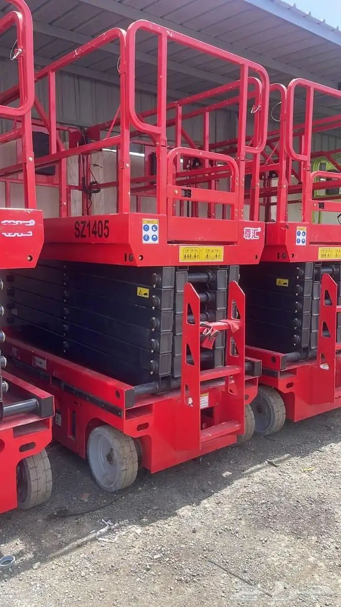 Manlift forklift scissor lift rental Jeddah