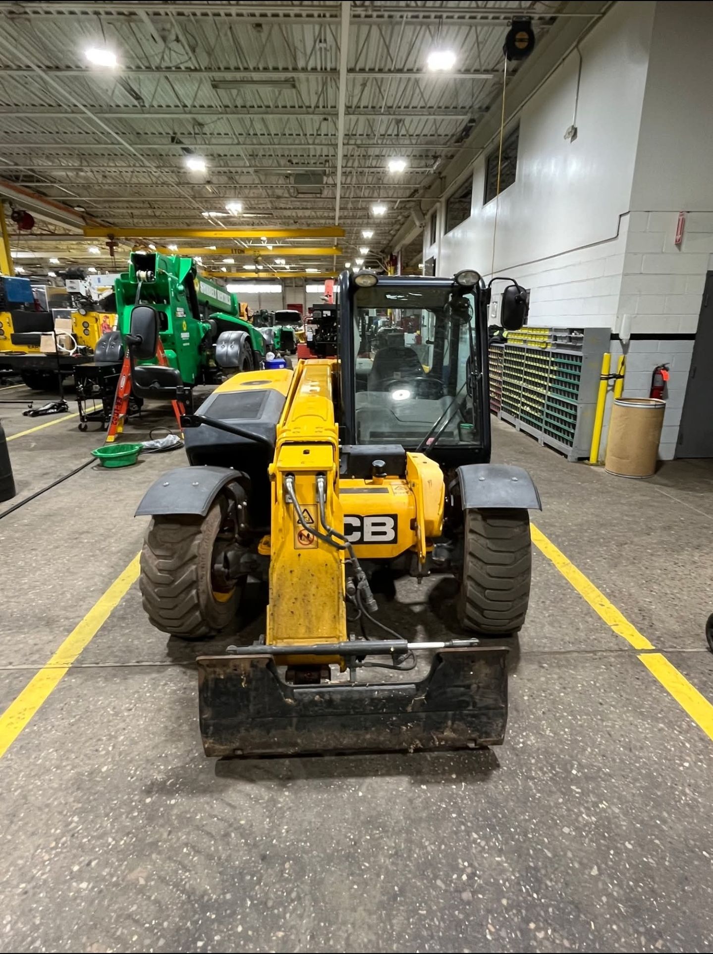 تأجير تليهندرات JCB (رافعات تلسكوبية) في السعودية