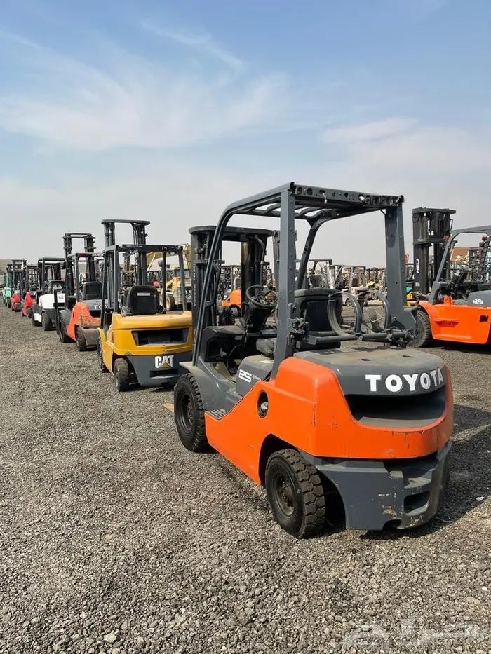 فور كلفت 3طن للايجار اليومي الشهري السنوي