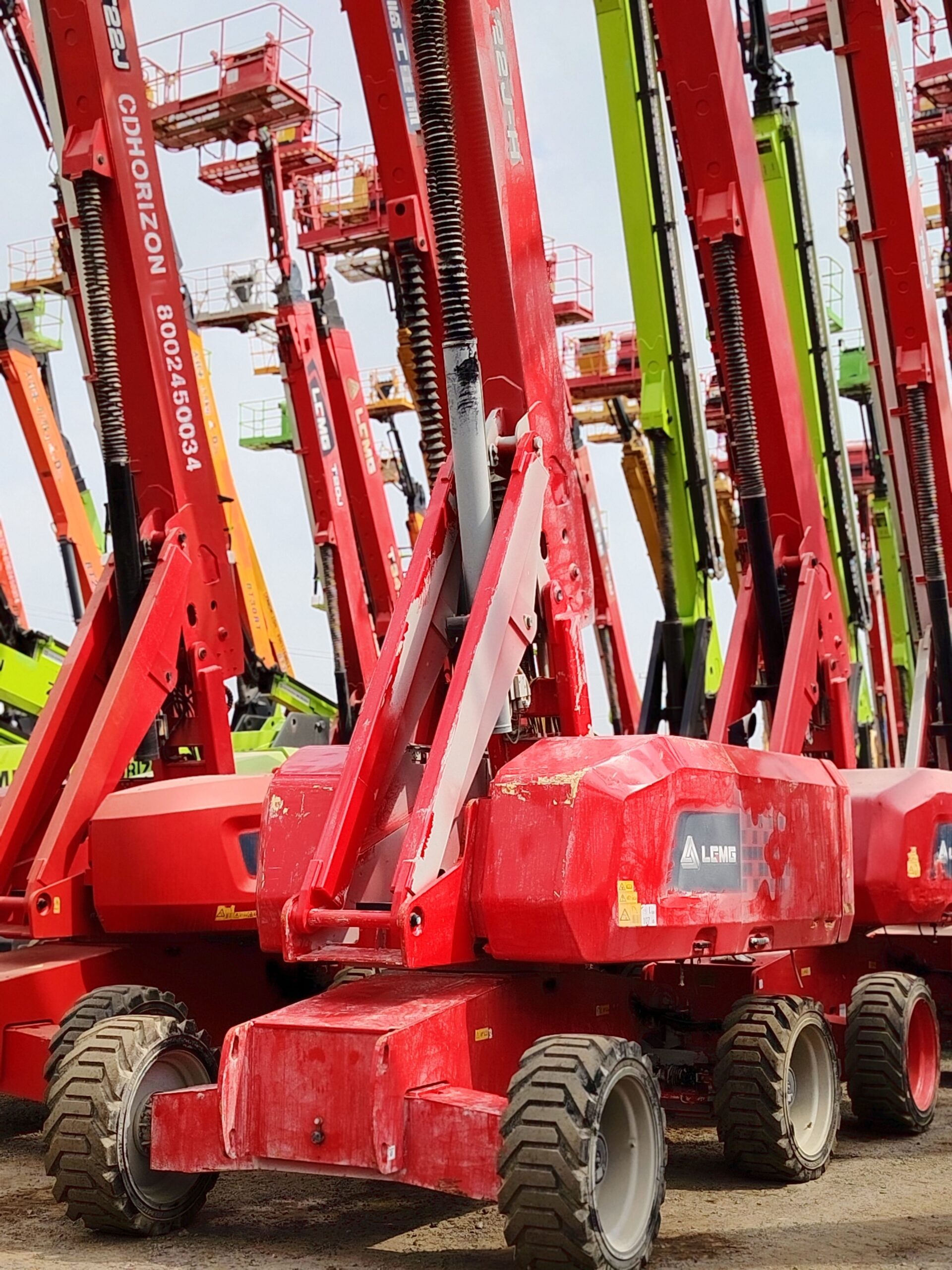 سيزر لفت ومان لفت ورافعات شوكيه وجي سي بي وبوم ترا