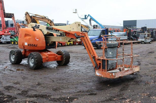 سيزر لفت و مان لفت فوركلفت للايجار في الدمام الريا