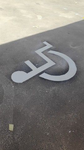 مقاول ومنفذ جميع أعمال الاسفلت وتخطيط الشوارع والب