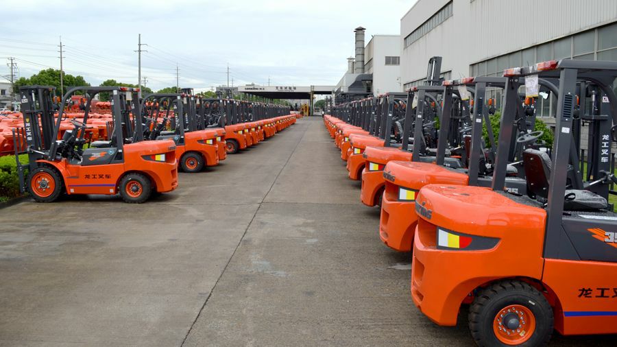 فوركلفت للإيجار في الرياض – رافعات شوكية للإيجار ا