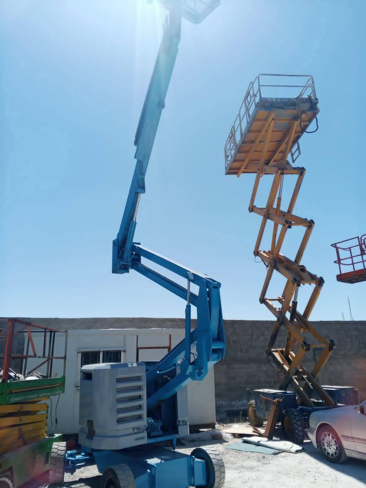 Manlift forklift scissor lift rental Dammam
