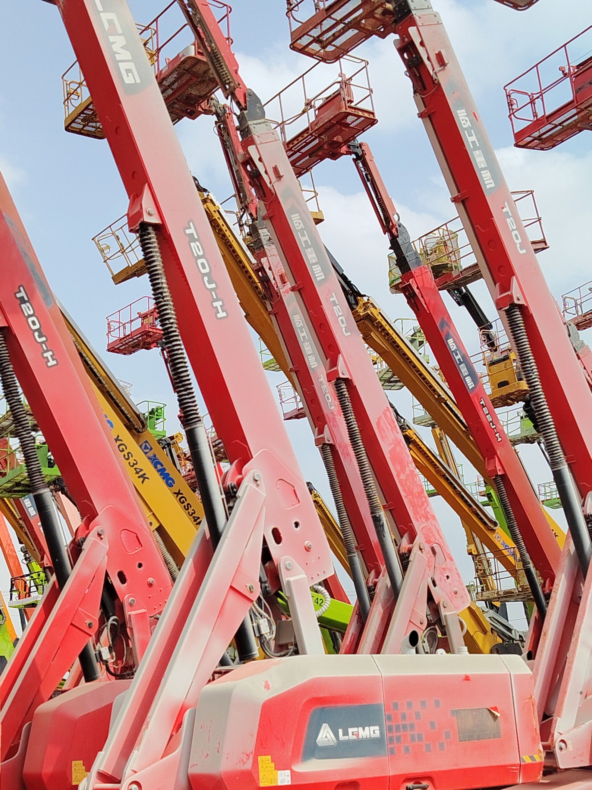 مان لفت للايجار بالارتفاعات التاليه: 16m,22m,24m,2