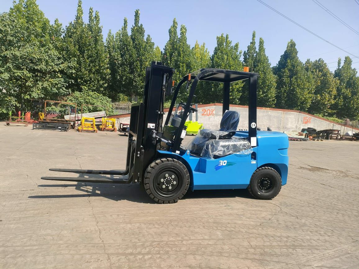 رافعات شوكية للإيجار في الدمام الرياض جدة