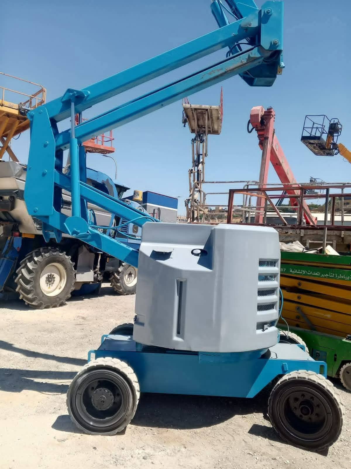 Manlift forklift scissor lift rental Jeddah