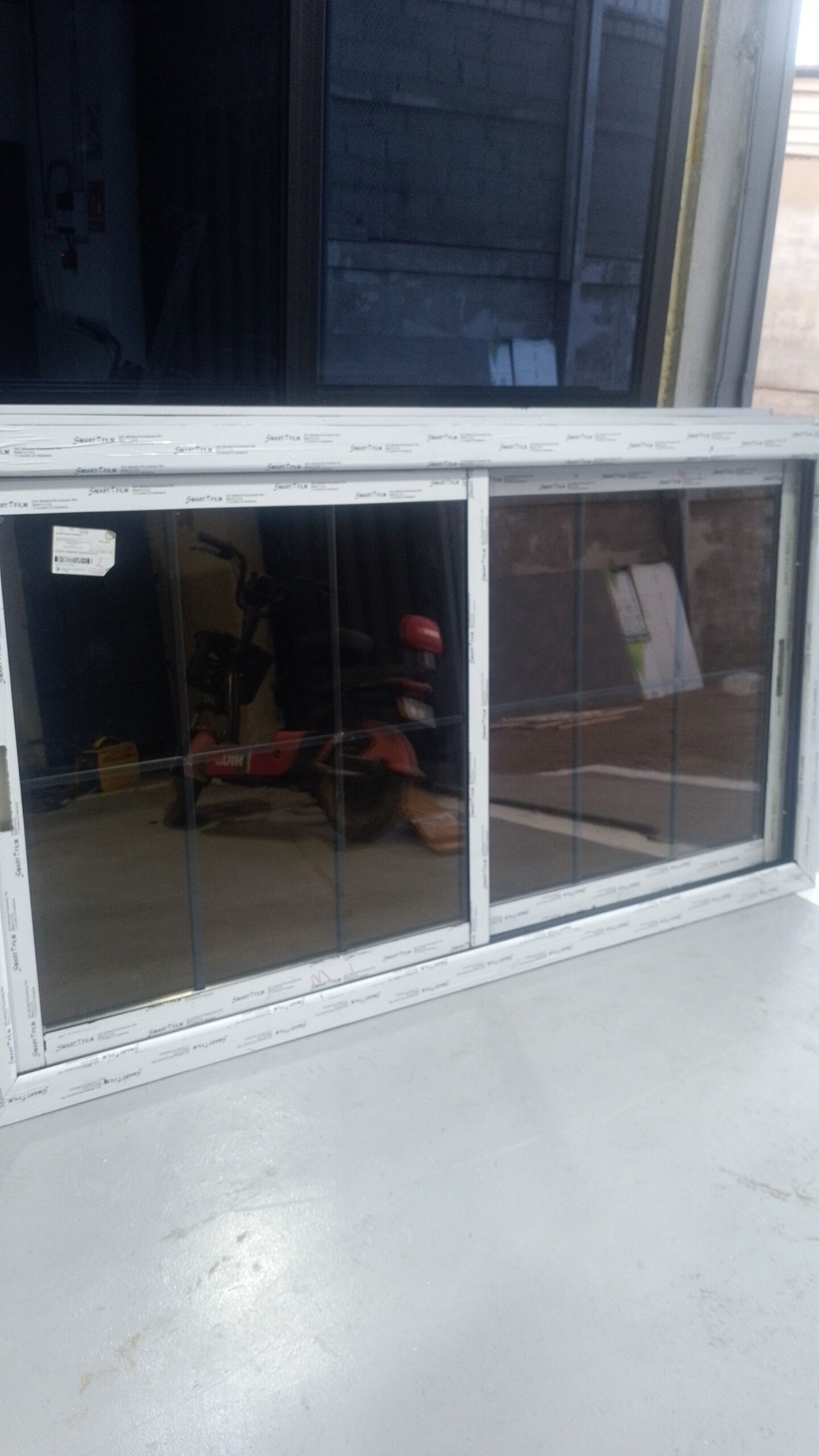 ابوطارق للألمنيوم والزجاج السكريت وصيانة المنيوم و