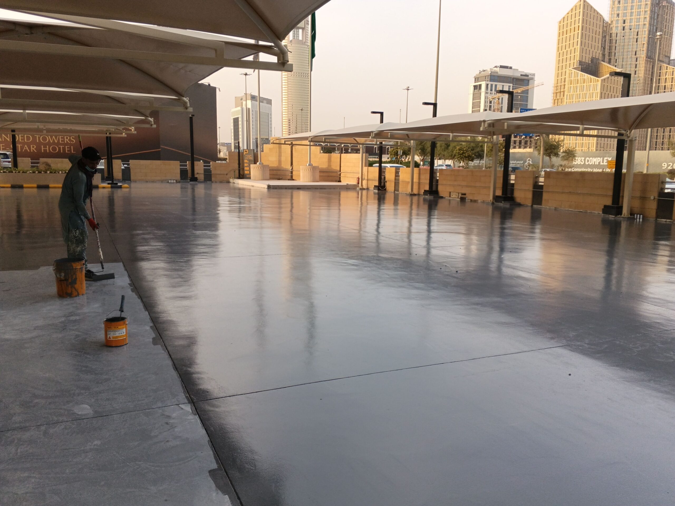 فني عوازل مائي وحراري وابوكسي