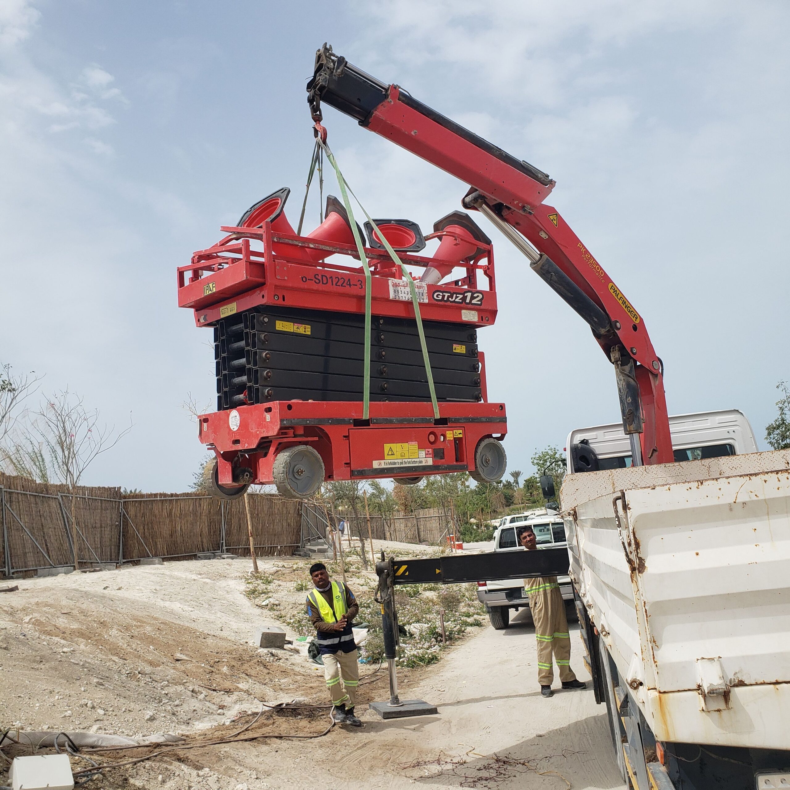 سيزرلفت رافعات مقصية مان لفت سقالات كهرباء