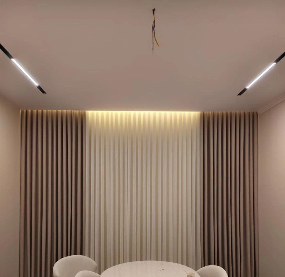 ستائر مودرن امريكي روماني كهربائيه رول وأي في فندق