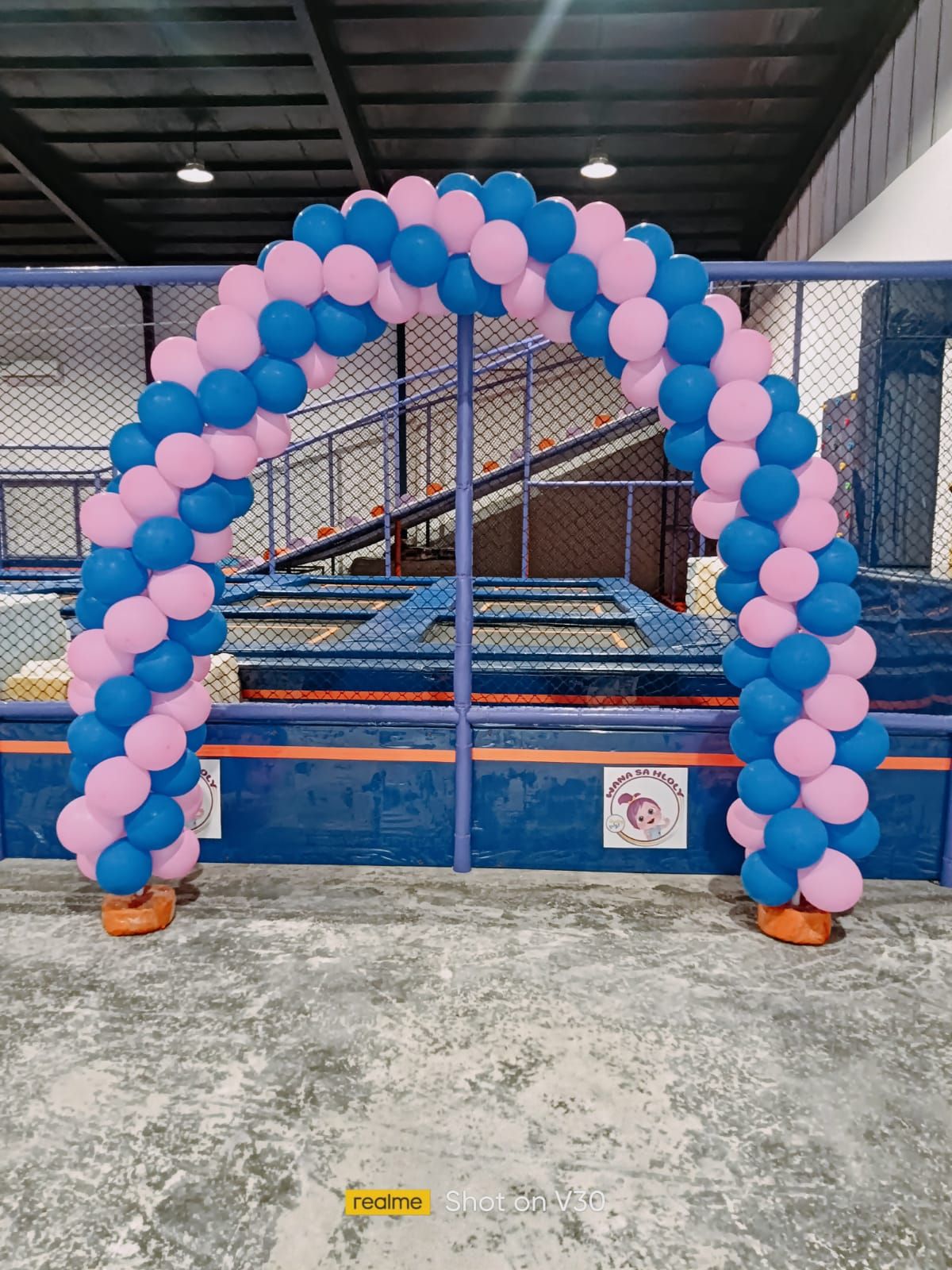 تاجير كشافات بالونات الافتتاح