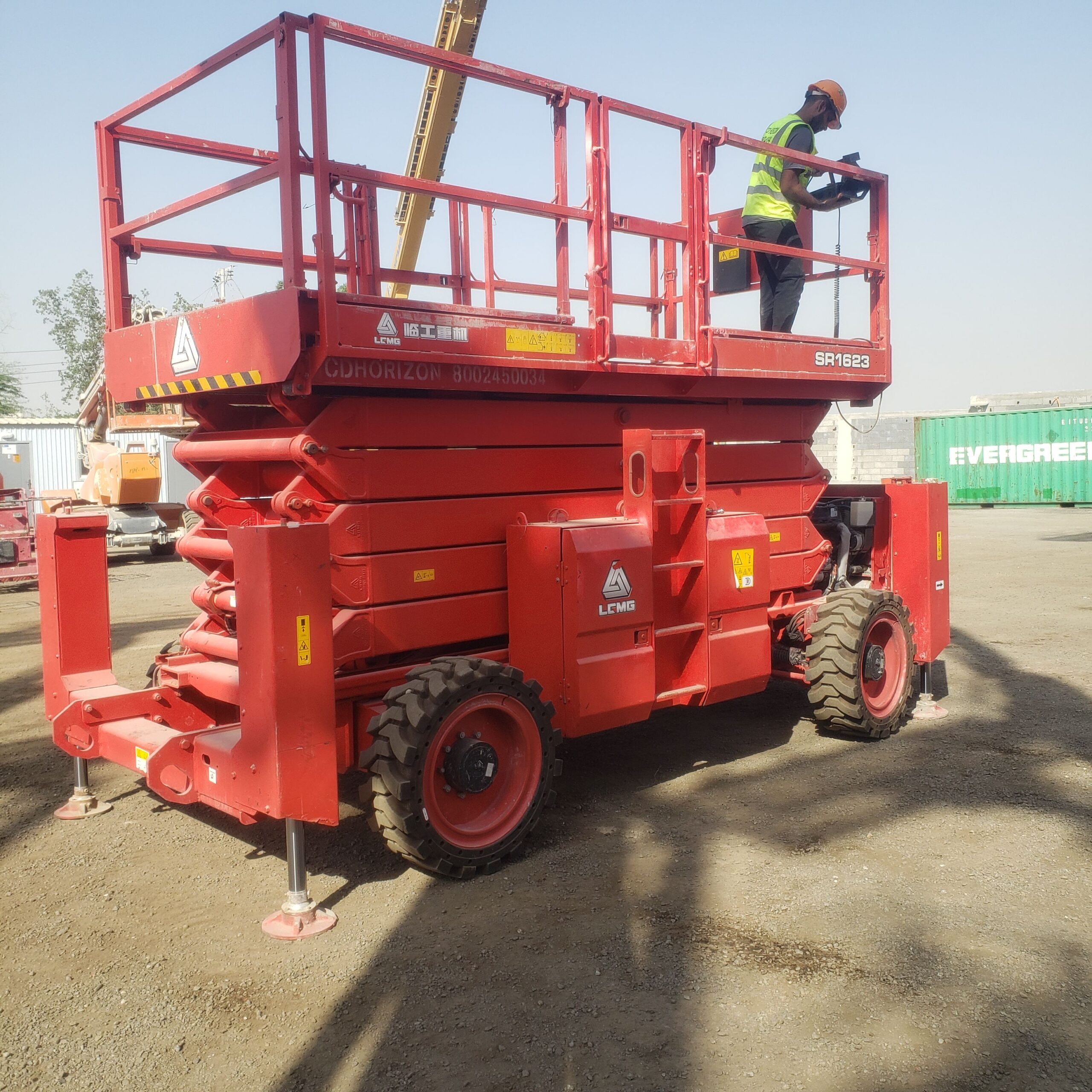 سيزرلفت اللايجار مانلفت اللايجار رافعات مقصية سقال