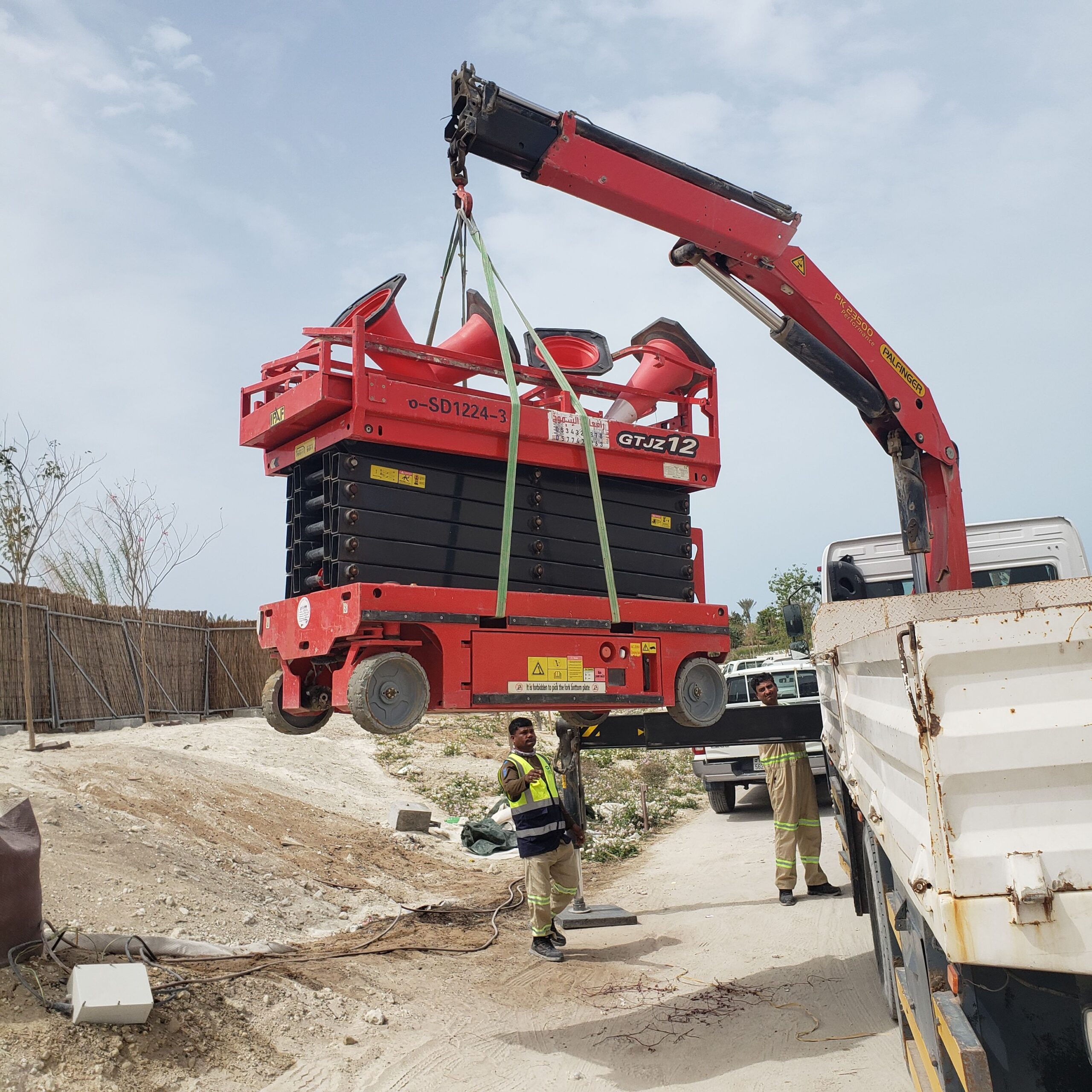 سيزرلفت مان لفت رافعة مقصية بوم لفت سقالات كهربائي