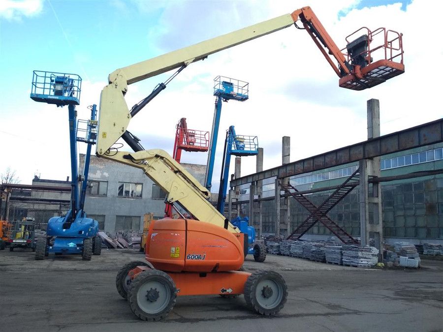 مان لفت و فوركلفت و سيزر لفت للايجار في القصيم