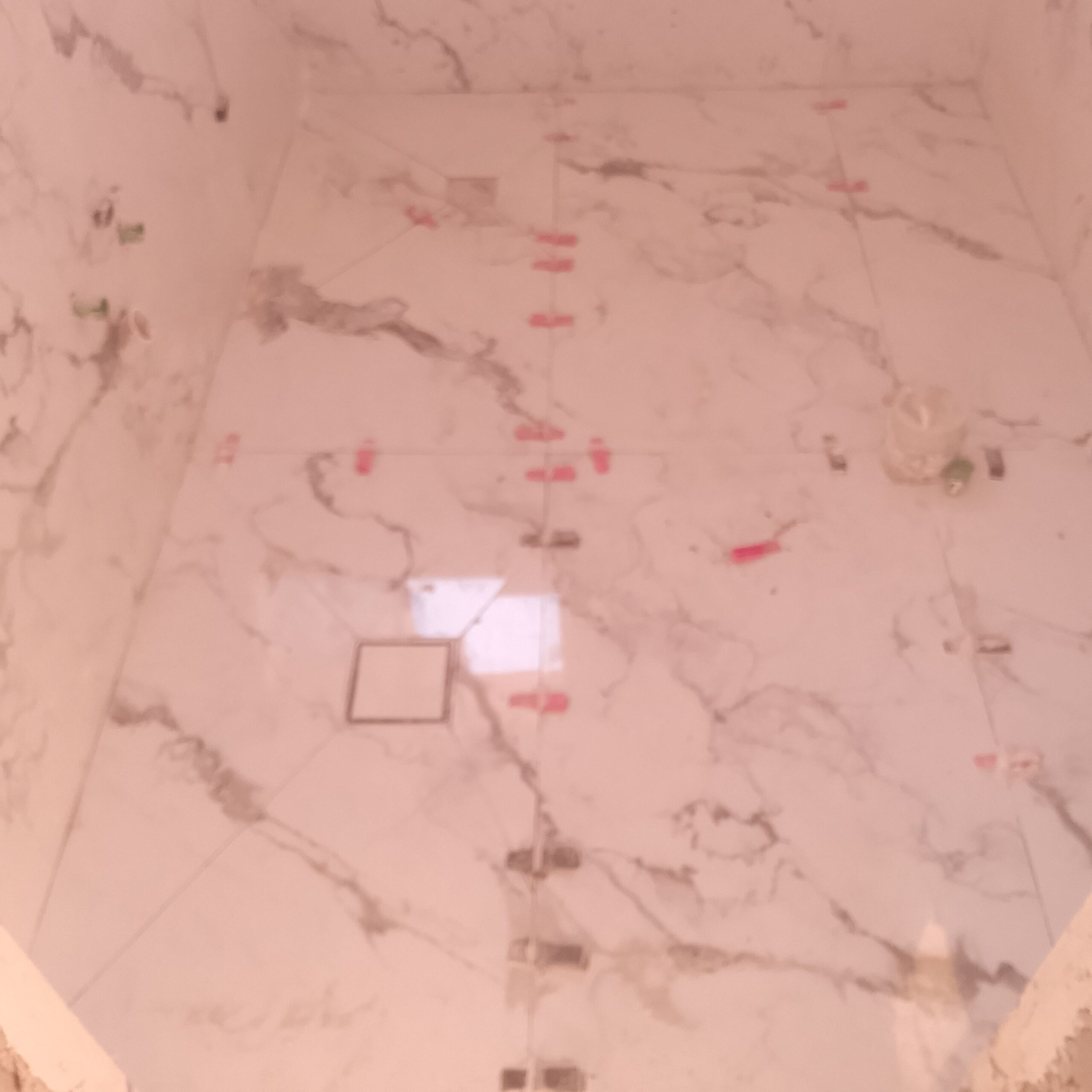 معلم بلاط سیرامیک بناء لیاسۃ تکسیر ترمیمات حمامات